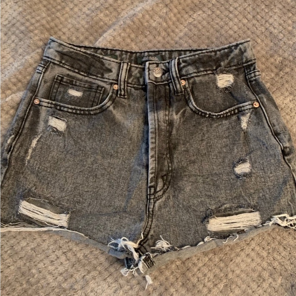 NWOT WILD FABLE DENIM SHORTS. 2